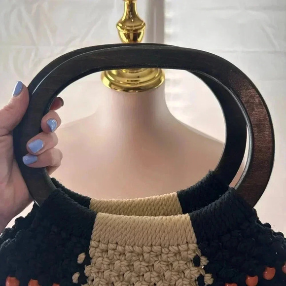 Handmade Black and Beige Crochet Bag - Picture 4 of 7